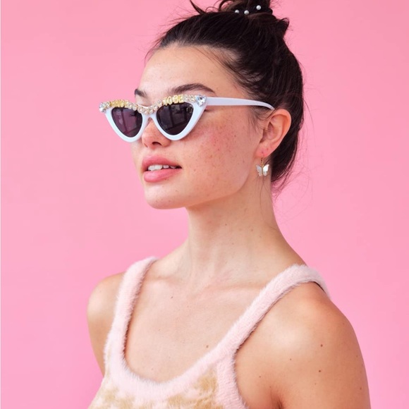 xo, Fetti Bachelorette Party Bride to Be Sunglasses White Cat Eye Bedazzled - Picture 6 of 7